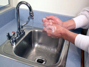 nam giới lười rửa tay