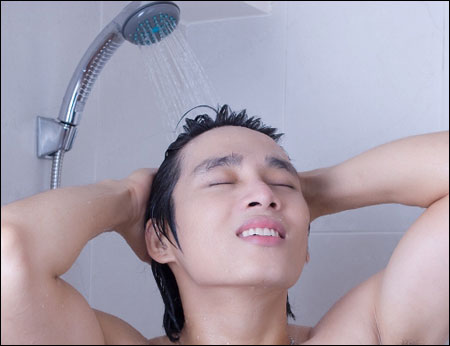 Tắm nước nóng nhiều có thể bị gây vô sinh nam