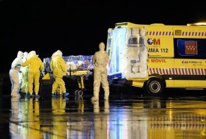 Tây Ban Nha có tới hàng chục nhân viên y tế nhiễm Ebola